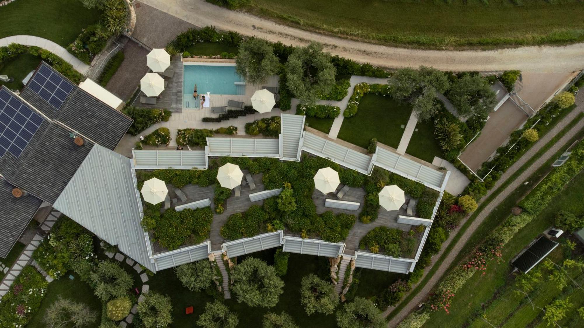 San Colombano Suites Бардолино Екстериор снимка