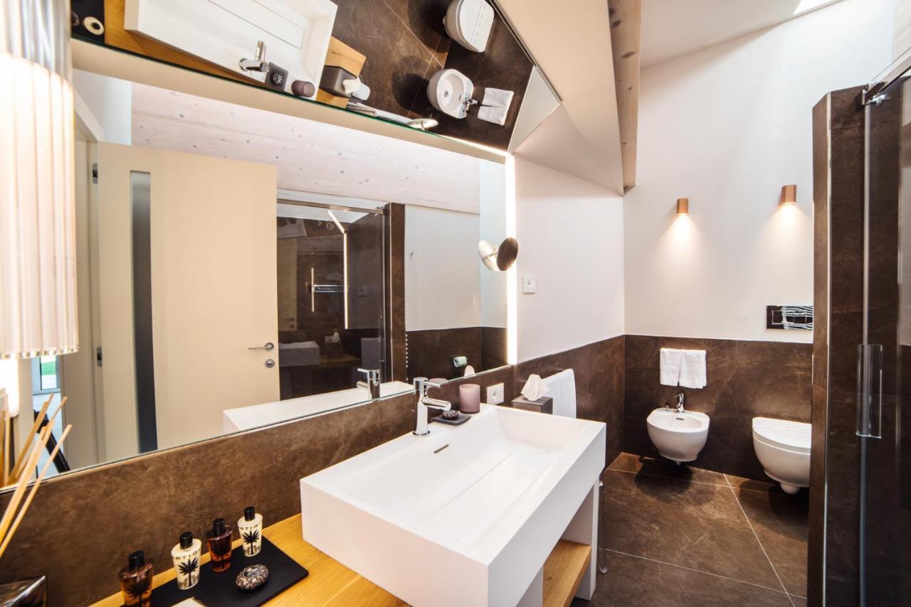 San Colombano Suites Бардолино Екстериор снимка