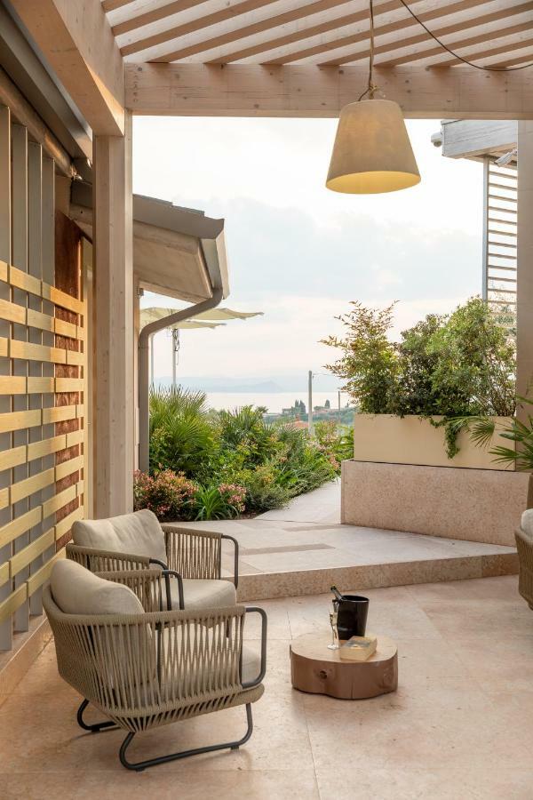 San Colombano Suites Бардолино Екстериор снимка